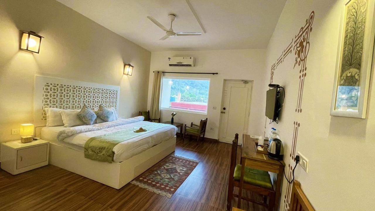 สันสกฤติ เรนโบว์ รีสอร์ต Hotel ริชิเคช ภายนอก รูปภาพ