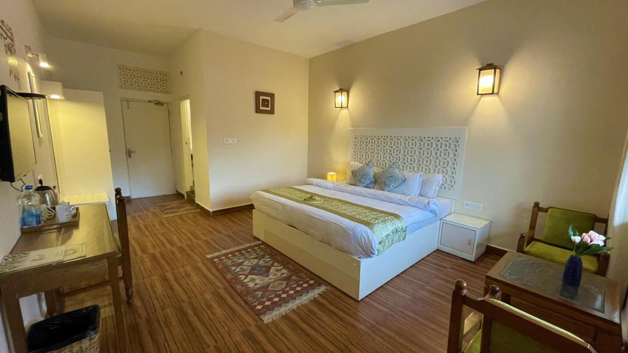สันสกฤติ เรนโบว์ รีสอร์ต Hotel ริชิเคช ภายนอก รูปภาพ
