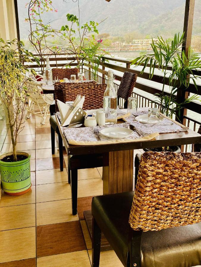 สันสกฤติ เรนโบว์ รีสอร์ต Hotel ริชิเคช ภายนอก รูปภาพ