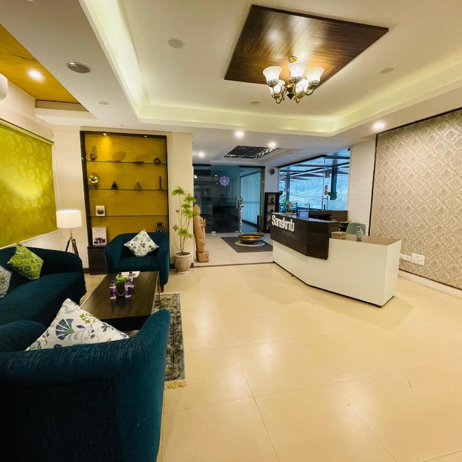สันสกฤติ เรนโบว์ รีสอร์ต Hotel ริชิเคช ภายนอก รูปภาพ