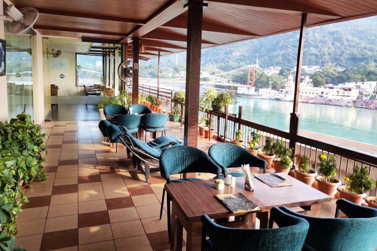 สันสกฤติ เรนโบว์ รีสอร์ต Hotel ริชิเคช ภายนอก รูปภาพ