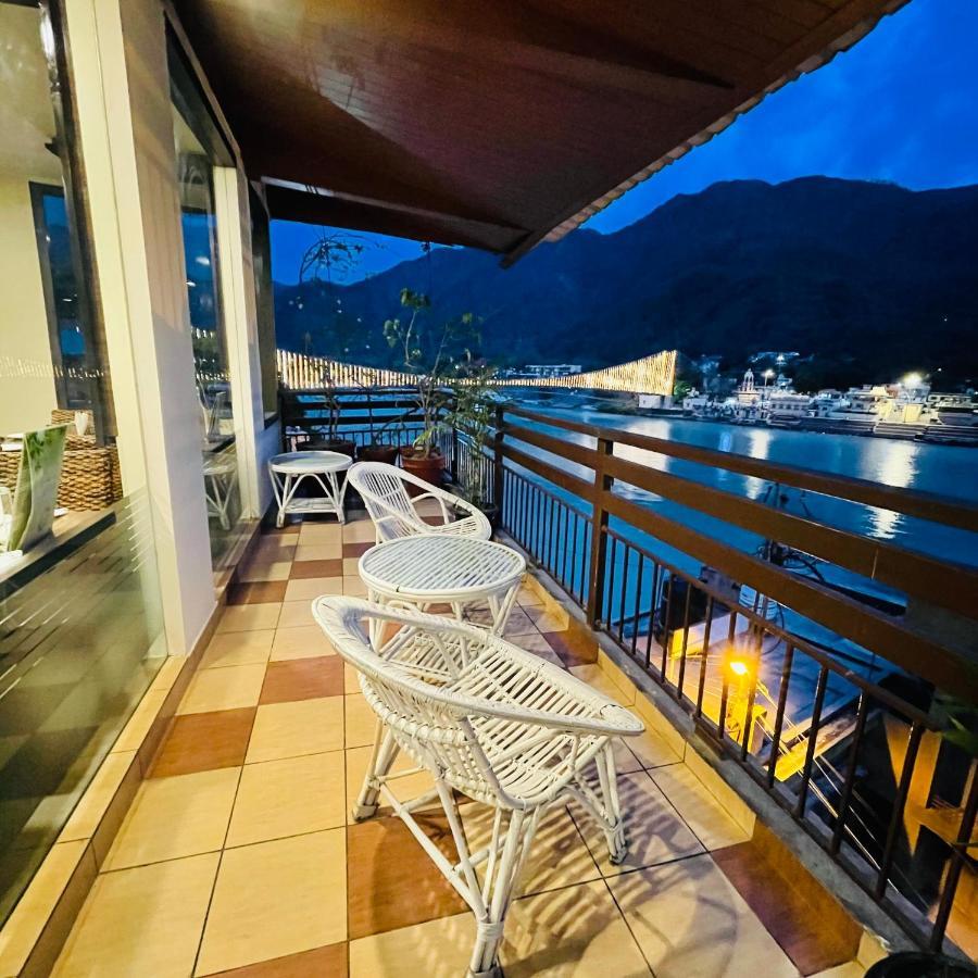 สันสกฤติ เรนโบว์ รีสอร์ต Hotel ริชิเคช ภายนอก รูปภาพ